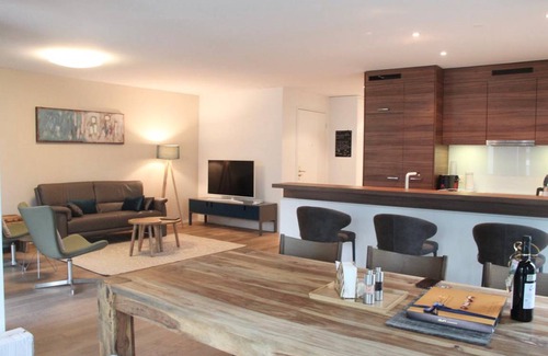Glattbrugg Resort | 105 m² Private room ∙ 1 bedroom ∙ 1 guest