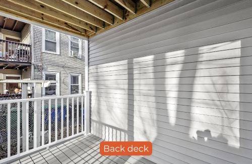 East Somerville Apartment | 107 m² Apartment ∙ 3 bedrooms ∙ 8 guests