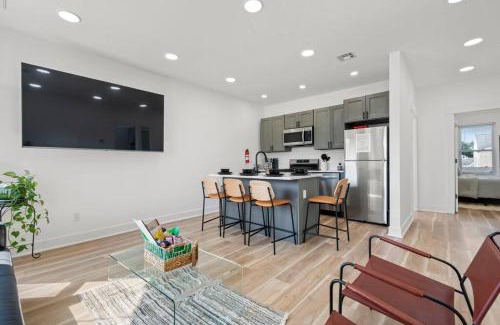Fair Lawn Apartment | 10Guests! Parking 2ND FLOOR-Duplex