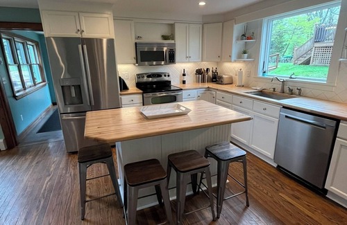 Fly Creek House | 10min. to CDP - "Resort-Like-Property" - Heated Pool - 6min. to Coop-Village