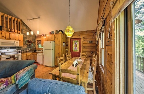 Marble Cabin | 11 Mi to Calaboose Cellars: Marble Cabin w/Deck!