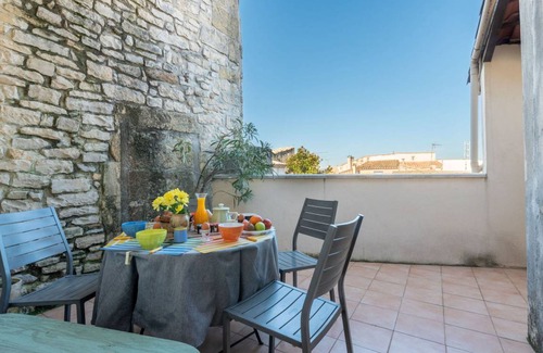 Calvisson Apartment | 110 m² Apartment ∙ 1 bedroom ∙ 5 guests