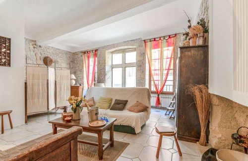 Calvisson Apartment | 110 m² Apartment ∙ 1 bedroom ∙ 5 guests