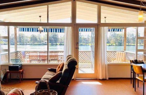 Dora Creek House | 110 m² House ∙ 2 bedrooms ∙ 4 guests
