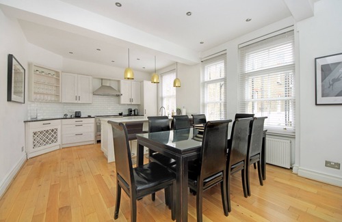 Earl's Court Apartment | 110 m² luxury two-bed apartment in Earls Court