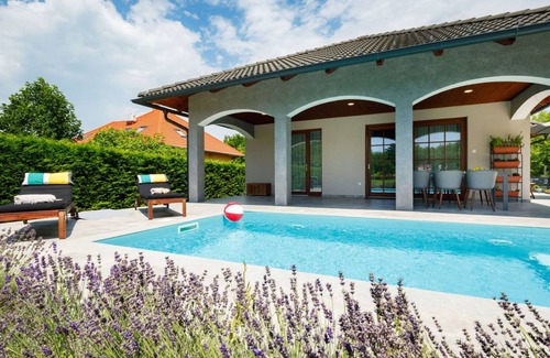 Balatonszemes Villa | 110 m² Villa ∙ 3 bedrooms ∙ 6 guests