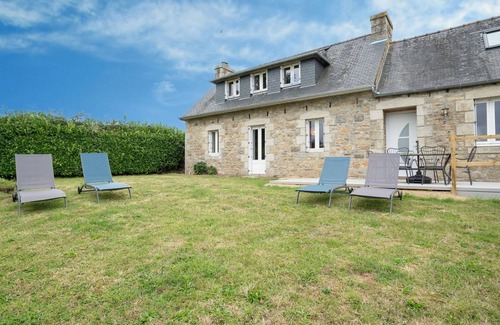 Plouzelambre Villa | 110 m² Villa ∙ 3 bedrooms ∙ 6 guests