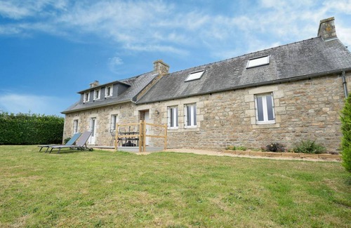 Plouzelambre Villa | 110 m² Villa ∙ 3 bedrooms ∙ 6 guests
