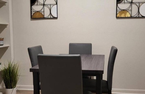 Deep Ellum Apartment | 111 m² Apartment ∙ 2 bedrooms ∙ 6 guests