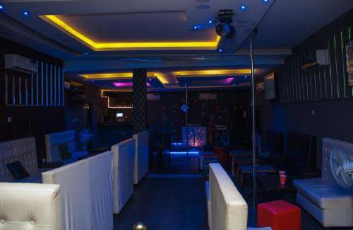 Lagos Mainland Hotel | 111 m² Hotel ∙ 2 bedrooms ∙ 11 guests