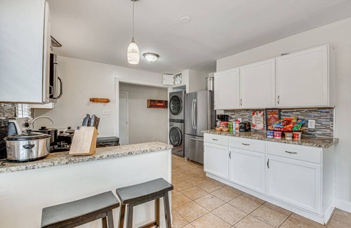 Jefferson Park House | 111 m² House ∙ 3 bedrooms ∙ 6 guests