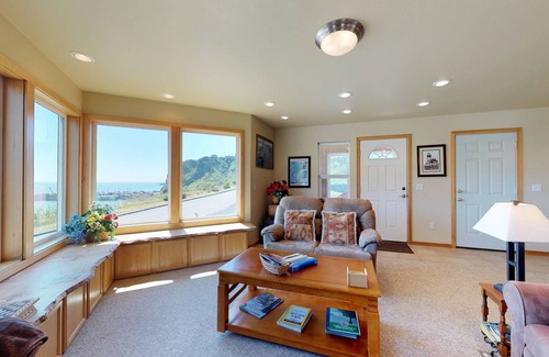 Port Orford House | 112 m² House ∙ 2 bedrooms ∙ 6 guests
