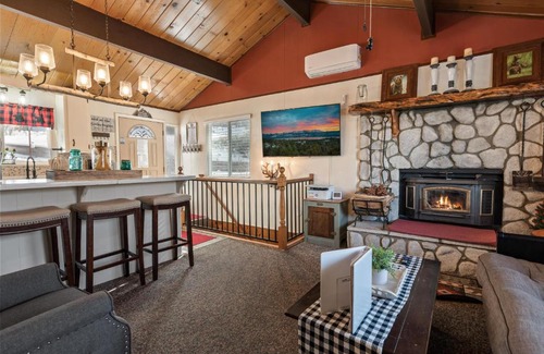 Upper Moonridge House | 112 - Moonridge Bear Mountain Cabin