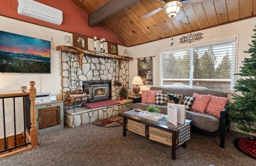 Upper Moonridge House | 112 - Moonridge Bear Mountain Cabin