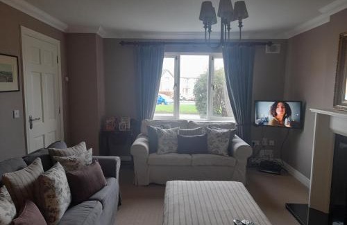 Newbridge House | 112 Roseberry Hill