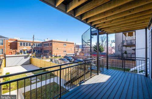 Petworth Apartment | 113 m² Apartment ∙ 3 bedrooms ∙ 8 guests