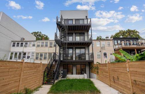 Petworth Apartment | 113 m² Apartment ∙ 3 bedrooms ∙ 8 guests