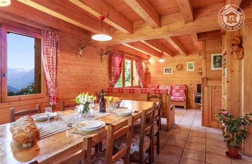 Notre-Dame-du-Pre House | 113 m² Gîte ∙ 5 bedrooms ∙ 12 guests