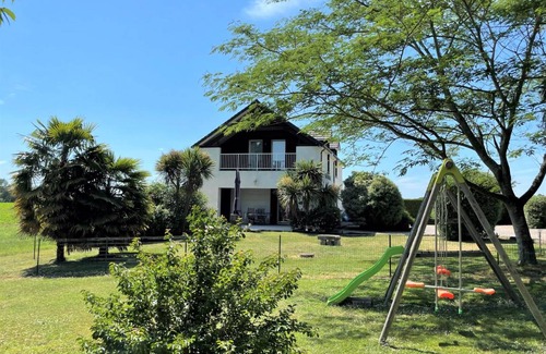 Morlaas House | 115 m² Gîte ∙ 3 bedrooms ∙ 6 guests