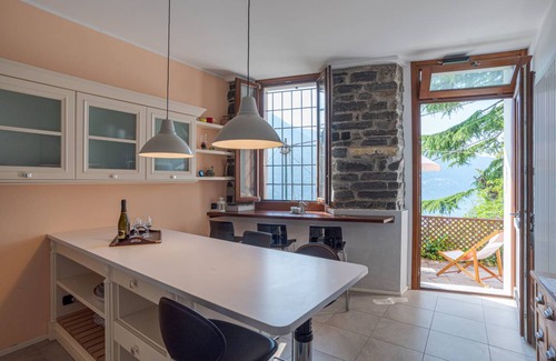 Moltrasio Apartment | 116 m² Apartment ∙ 1 bedroom ∙ 4 guests