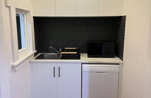 South Launceston House | 11Eardley|5min to CBD | 2 Bedrooms | Free parking
