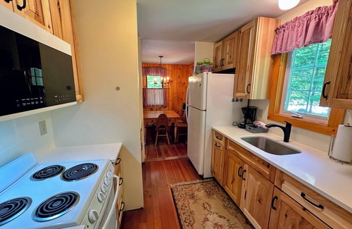 Sugar Hill Cottage | 11G Quintessential New England Cottage with Fantastic Views and Dog Friendly!