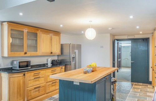 Pembroke Cottage | 12 bedroom accommodation in Pembroke