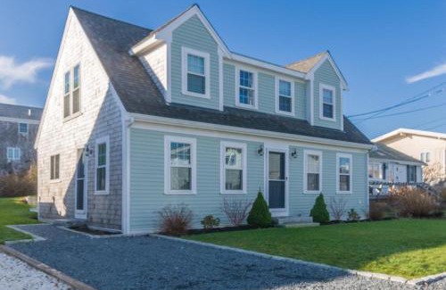 Sandwich House | 12 Feake Avenue Sandwich - Cape Cod