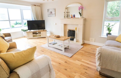 Buncrana Cottage | 12 HILLVIEW, pet friendly, with open fire in Buncrana, County Donegal