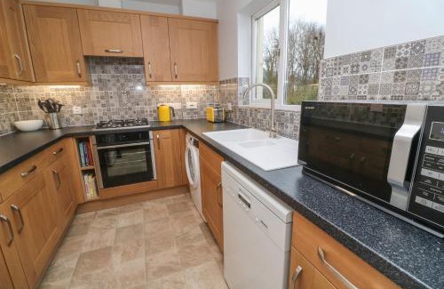 Truro House | 12 Kel Avon