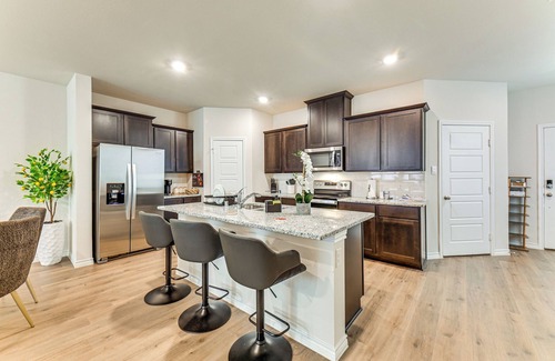 Weston House | 12 Mi to Dtwn McKinney: Modern Gem w/Patio & Yard