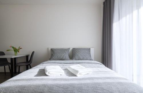 Kosire Apartment | 12 min Centrum, 200Mb WIFI, Onsite Supermarket