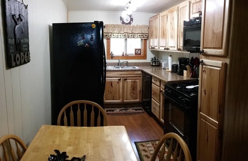 Martin City Cabin | 12 Minutes from Glacier National Park~ Moose Creek Cabin at Lazy Bear Lodging