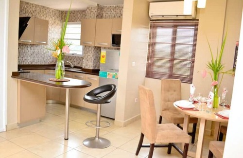 Kokomlemle Apartment | 12 Minutes from Osu Oxford Street 2BDR apartment/2.5 Bathrooms