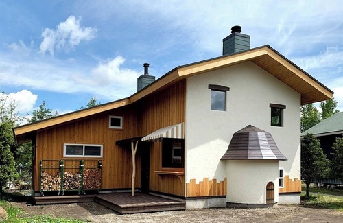 Kita Karuizawa RV Rental | 12 Stone oven cottage MUGI/Agatsuma County Gunma