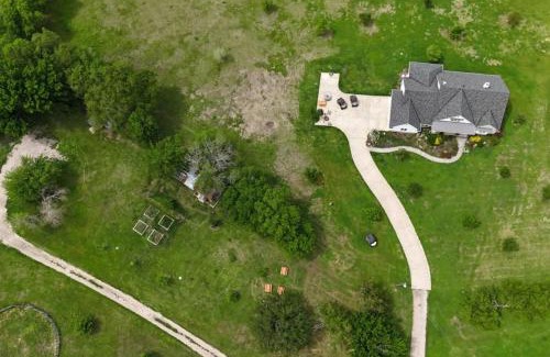 Waxahachie House | 120 Acre Estate WaterTubing, Livestock,Event Space