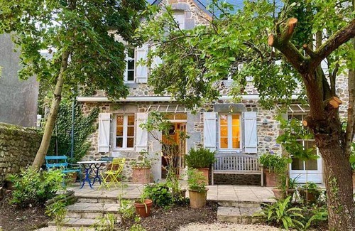 Heugueville-sur-Sienne House | 120 m² House ∙ 3 bedrooms ∙ 6 guests