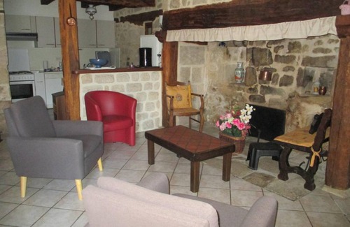 Marcillac-la-Croisille House | 120 m² Gîte ∙ 4 bedrooms ∙ 8 guests