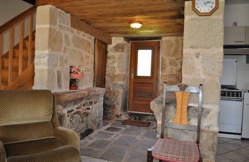 Marcillac-la-Croisille House | 120 m² Gîte ∙ 4 bedrooms ∙ 8 guests