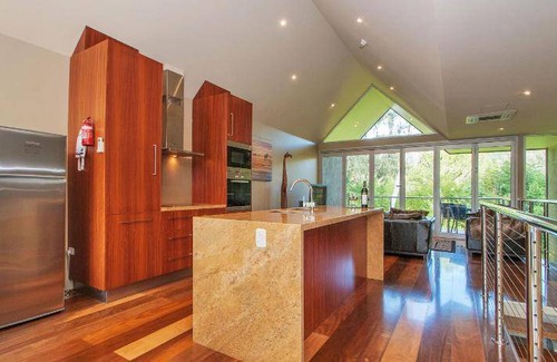 Bright Apartment | 120 m² Apartment ∙ 2 bedrooms ∙ 127 guests