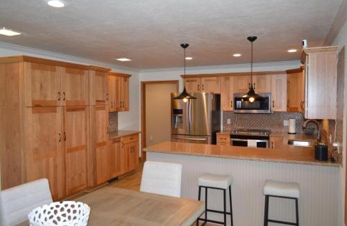 West Okoboji Villa | 1202 Dakota Dr