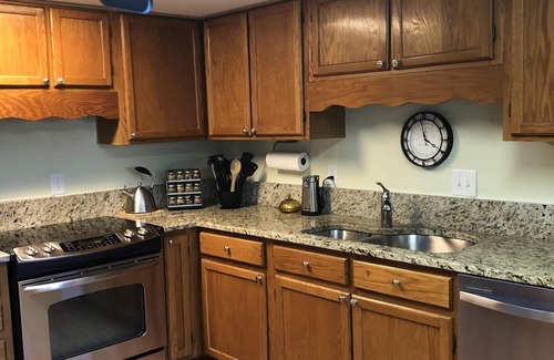 Shipyard Plantation Villa | 121 Beachwalk-Sun filled villa- 4 minute walk to the beach-oceanfront Shipyard !
