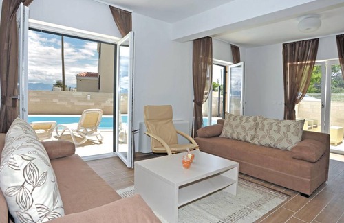 Skrip House | 122 m² House ∙ 3 bedrooms ∙ 8 guests