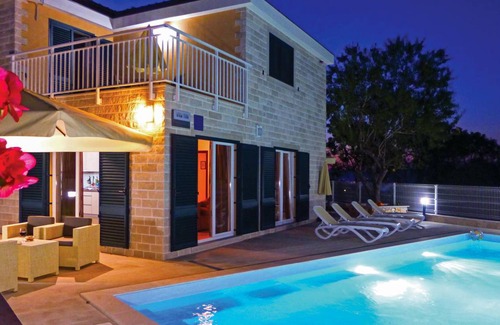 Skrip House | 122 m² House ∙ 3 bedrooms ∙ 8 guests