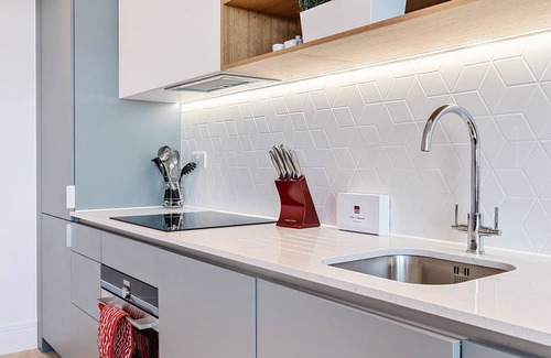 Runnymede Apartment | 124 Syward Place - 2 bedroom apartment