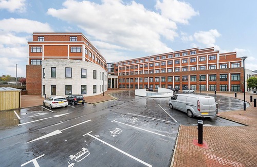Runnymede Apartment | 124 Syward Place - 2 bedroom apartment