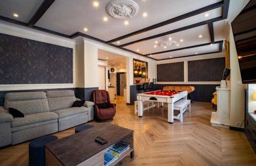 Poincare - Foch - Anatole France - Croix de Bourgogne Apartment | 125 m² Apartment ∙ 1 bedroom ∙ 8 guests