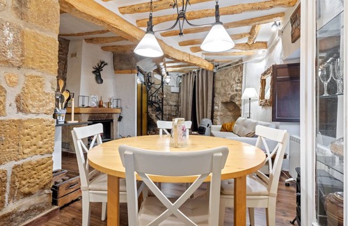 La Pobla de Cervoles Apartment | 125 m² Apartment ∙ 1 bedroom ∙ 2 guests