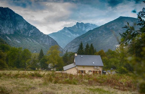 Saint-Beat House | 125 m² Gîte ∙ 4 bedrooms ∙ 11 guests