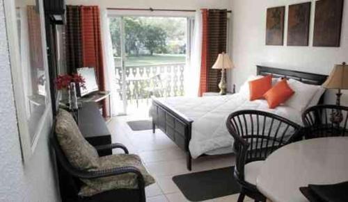 Rendezvous Apartment | 126 Friendship, Rockley Golf Club